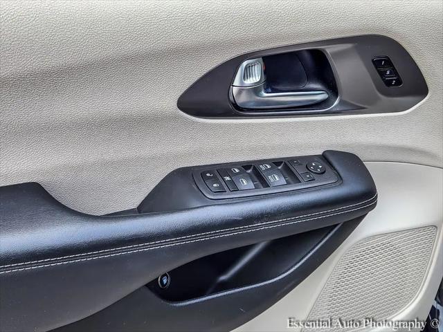 2023 Chrysler Pacifica Hybrid Touring L
