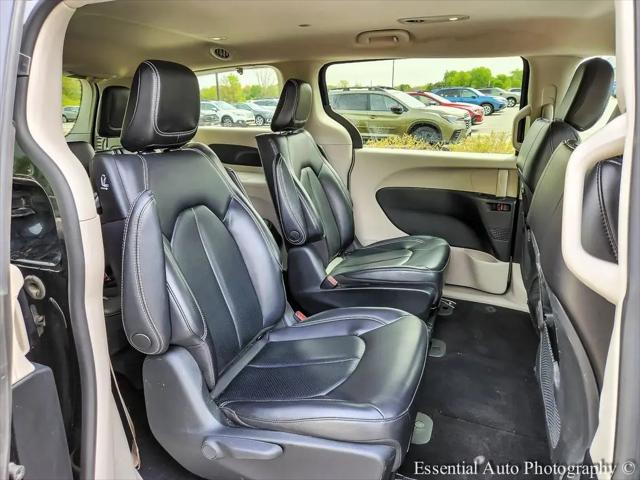 2023 Chrysler Pacifica Hybrid Touring L