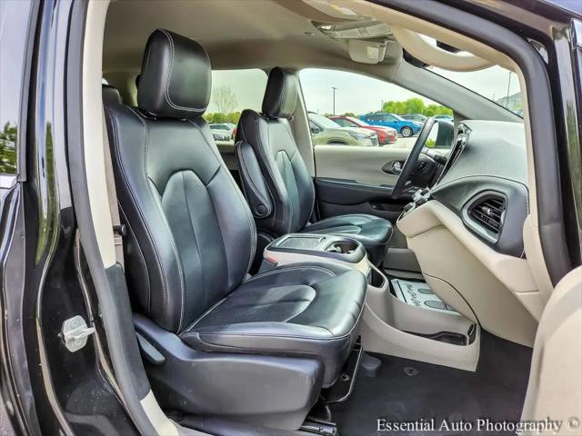 2023 Chrysler Pacifica Hybrid Touring L
