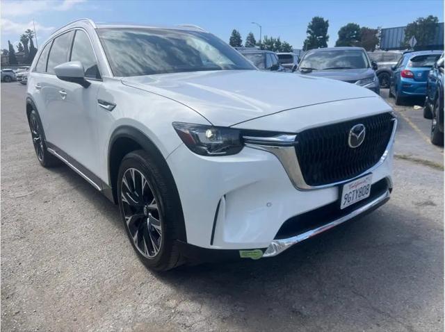 2024 Mazda X-90 Premium Plus