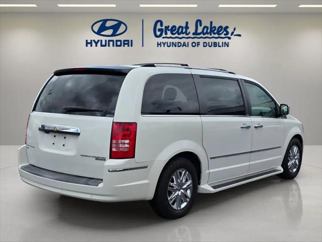 2009 Chrysler Town & Country Limited
