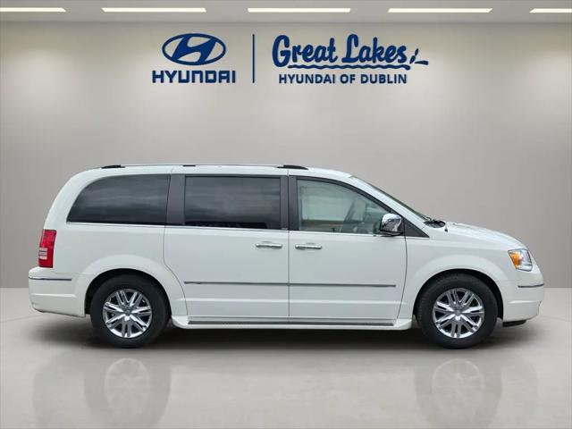 2009 Chrysler Town & Country Limited