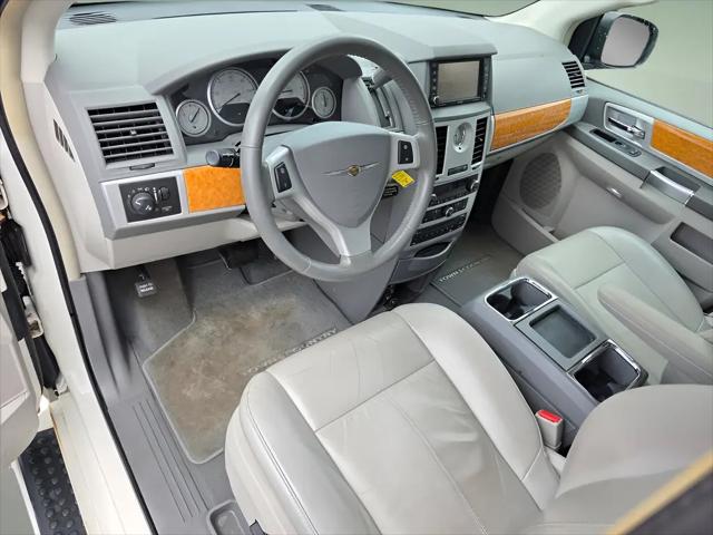 2009 Chrysler Town & Country Limited
