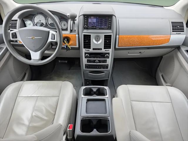 2009 Chrysler Town & Country Limited