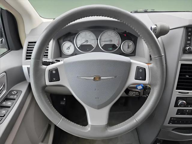 2009 Chrysler Town & Country Limited