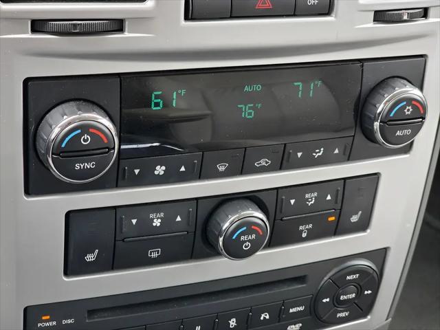 2009 Chrysler Town & Country Limited