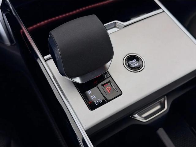 2026 Land Rover Range Rover P400 SE 7 Seat