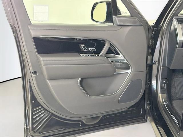 2026 Land Rover Range Rover P400 SE 7 Seat
