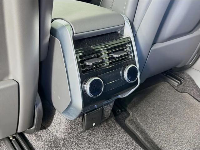 2026 Land Rover Range Rover P400 SE 7 Seat