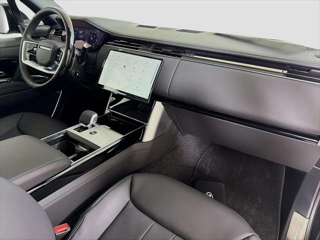 2026 Land Rover Range Rover P400 SE 7 Seat