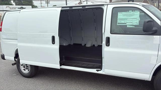 2026 GMC Savana Cargo 2500 Extended Wheelbase, Work Van, RWD