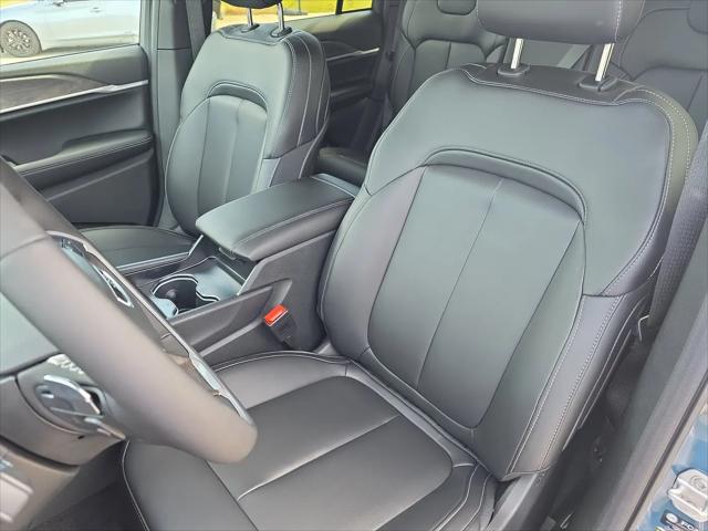 2026 Jeep Grand Cherokee Limited 4x2