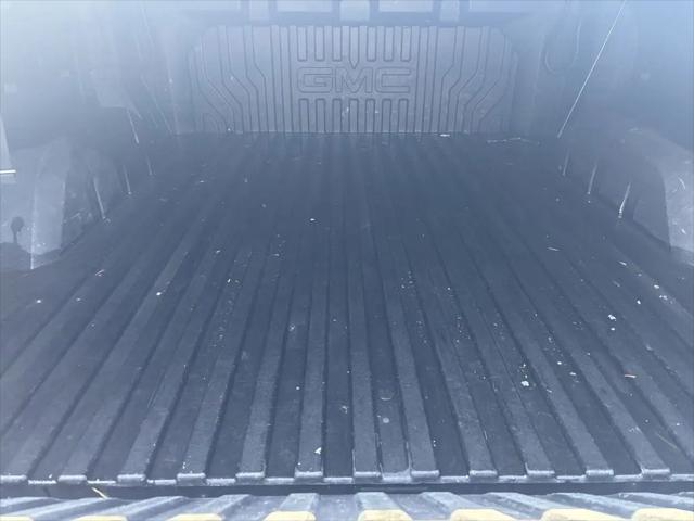 2022 GMC Sierra 1500 Limited 4WD Crew Cab Short Box AT4
