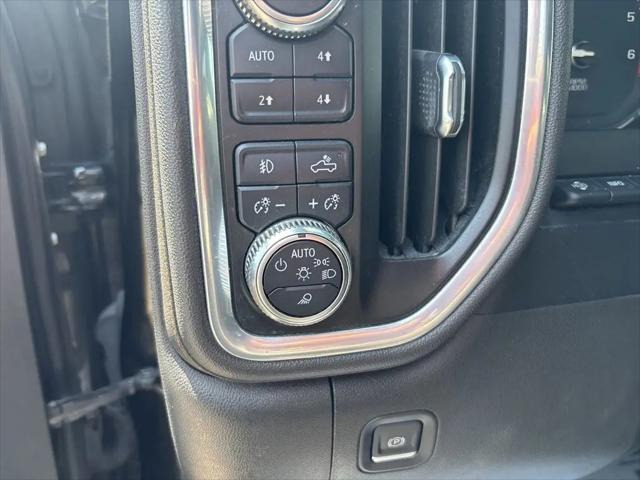 2022 GMC Sierra 1500 Limited 4WD Crew Cab Short Box AT4
