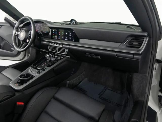 2025 Porsche 911 Carrera T Cabriolet