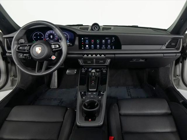 2025 Porsche 911 Carrera T Cabriolet