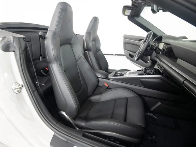 2025 Porsche 911 Carrera T Cabriolet