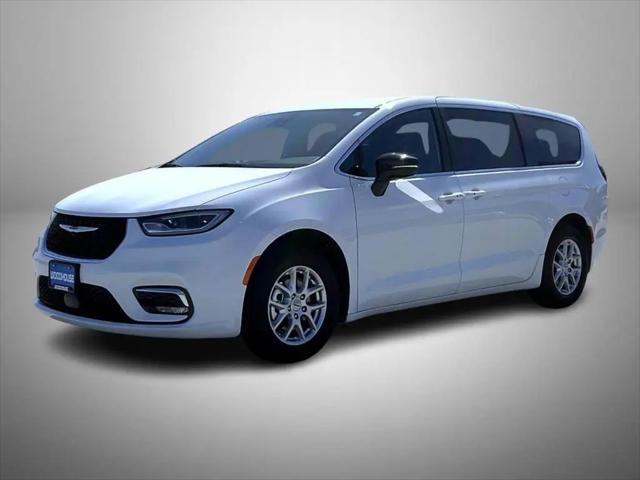 2025 Chrysler Pacifica Select for sale in Omaha, NE