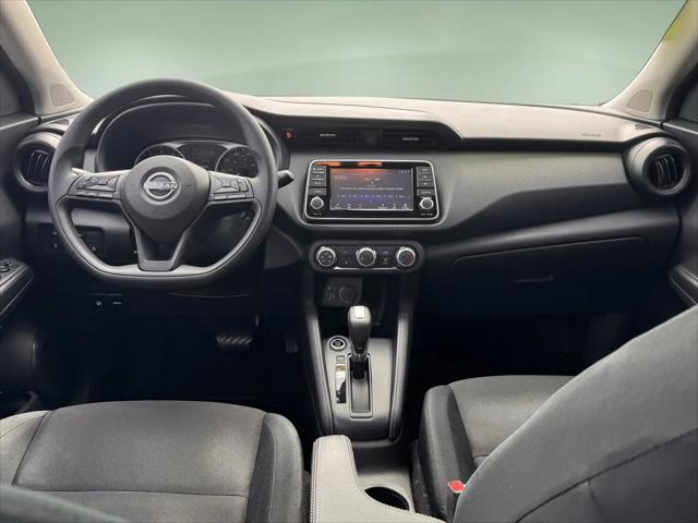2024 Nissan Kicks S Xtronic CVT