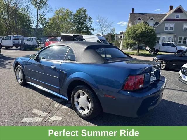 1999 Ford Mustang Base