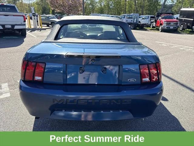 1999 Ford Mustang Base