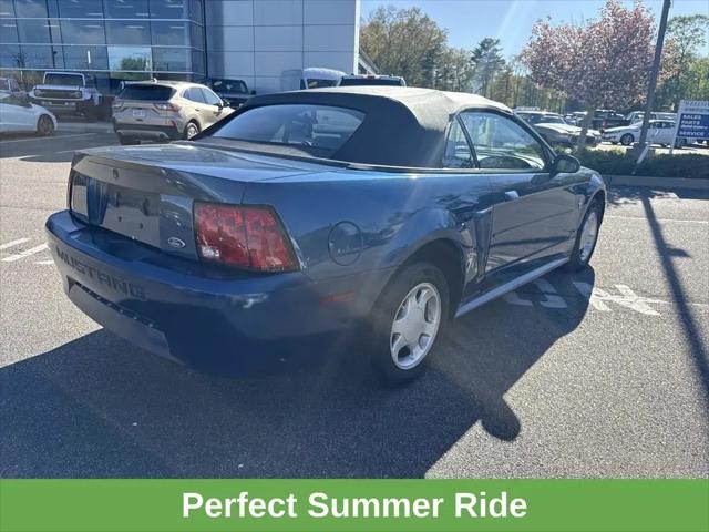 1999 Ford Mustang Base