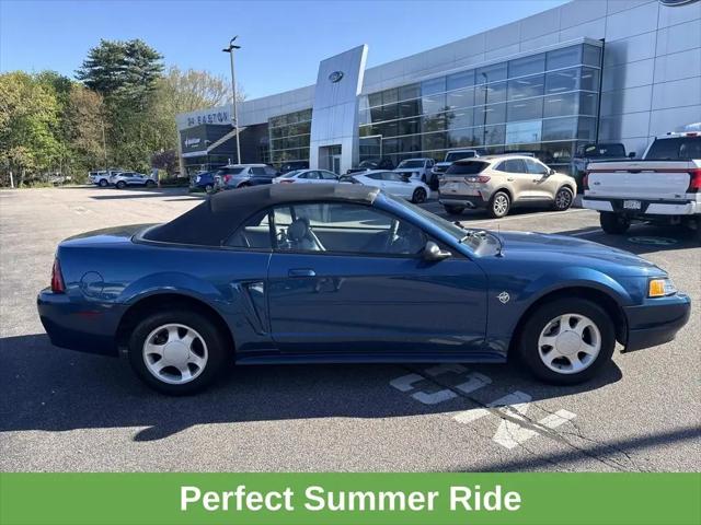 1999 Ford Mustang Base