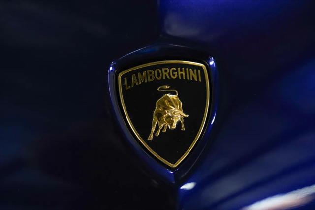 2017 Lamborghini Aventador LP700-4
