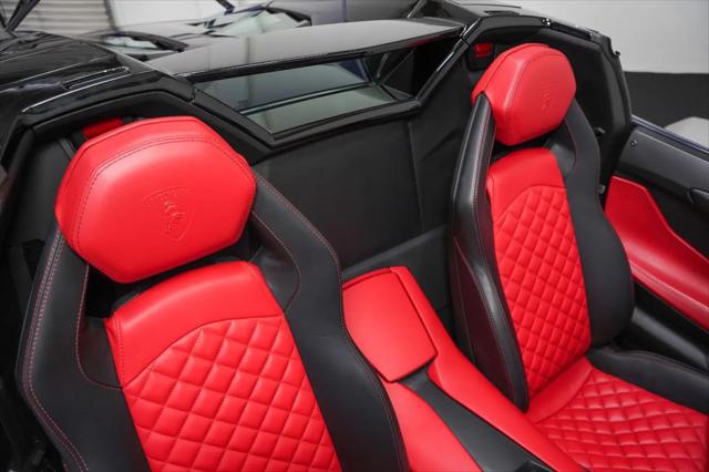 2017 Lamborghini Aventador LP700-4