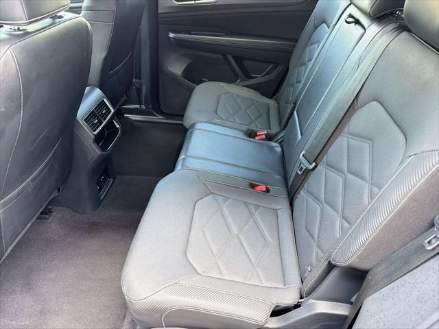 2024 Volkswagen Atlas Cross Sport 2.0T SE w/Technology
