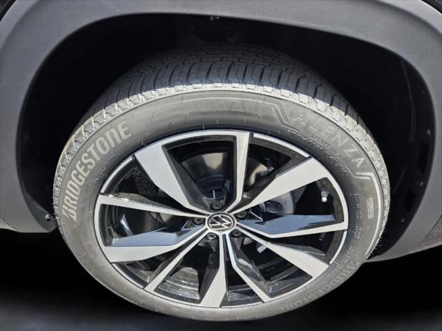 2026 Volkswagen Atlas Cross Sport SEL Premium R-Line