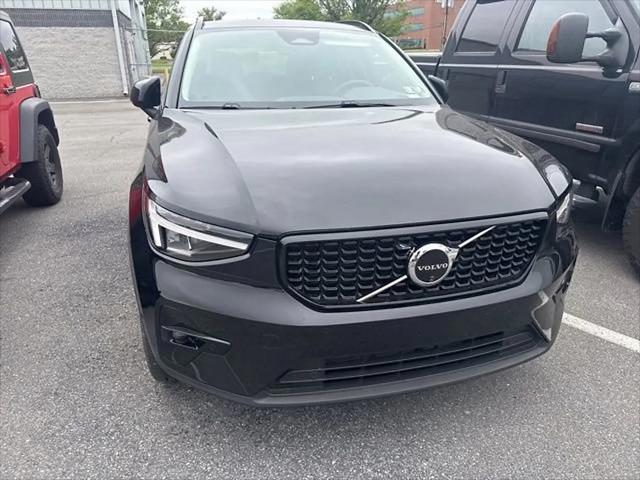 2024 Volvo XC40 B5 Plus Dark Theme