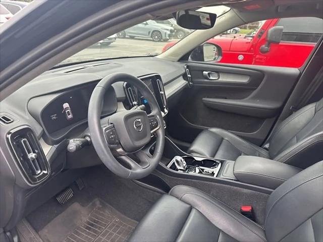 2024 Volvo XC40 B5 Plus Dark Theme