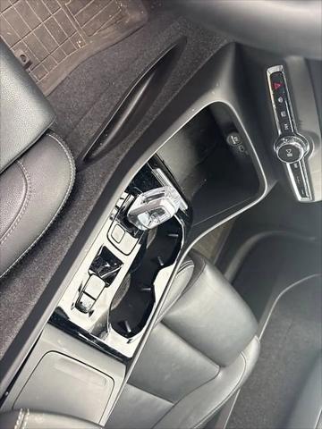 2024 Volvo XC40 B5 Plus Dark Theme