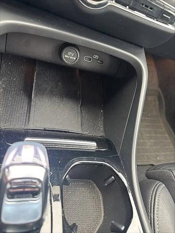 2024 Volvo XC40 B5 Plus Dark Theme