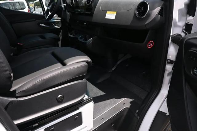 2026 Mercedes-Benz Sprinter 4500 High Roof 4-Cyl Diesel HO