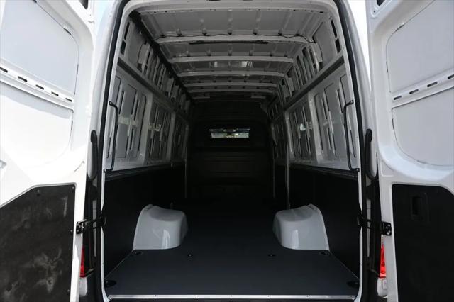 2026 Mercedes-Benz Sprinter 4500 High Roof 4-Cyl Diesel HO