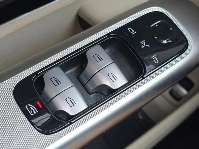 2025 Mercedes-Benz GLC 350e 4MATIC