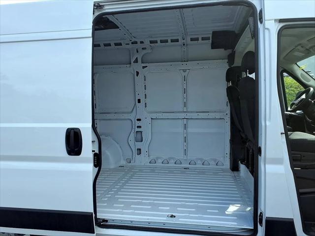2026 Ram ProMaster Cargo Van SLT+   High Roof 136 WB