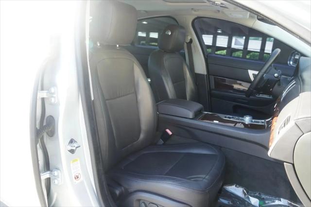 2011 Jaguar XF Premium