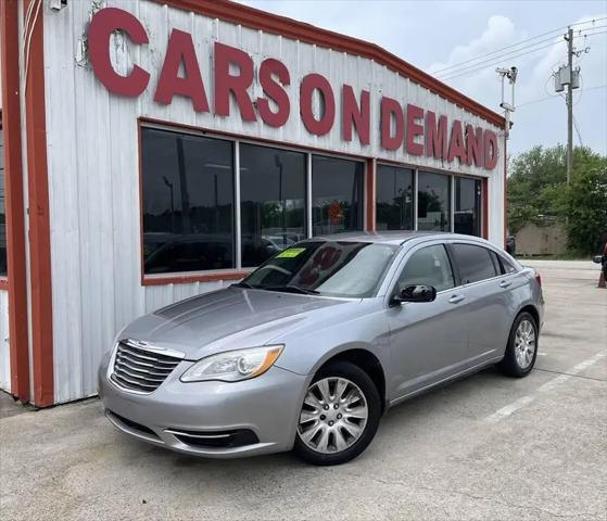 2013 Chrysler 200 LX for sale in Pasadena, TX