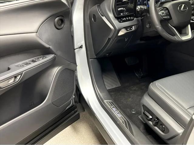 2026 Lexus RX 450h+ Luxury