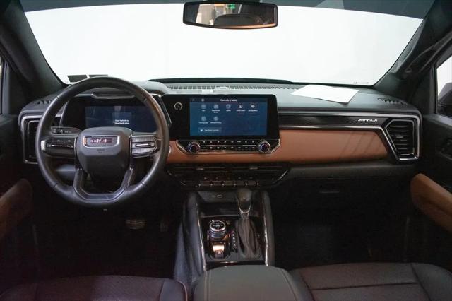 2024 GMC Canyon 4WD AT4