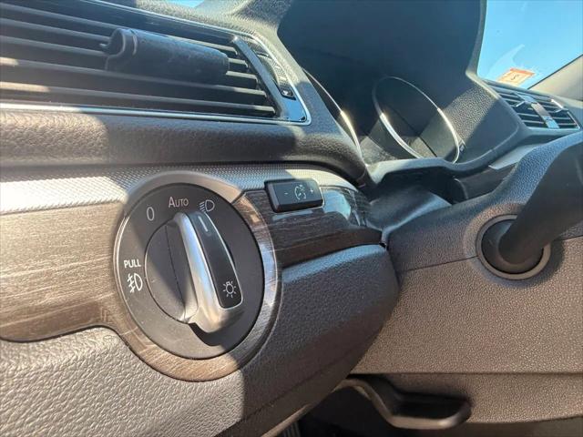 2018 Volkswagen Passat 2.0T SE