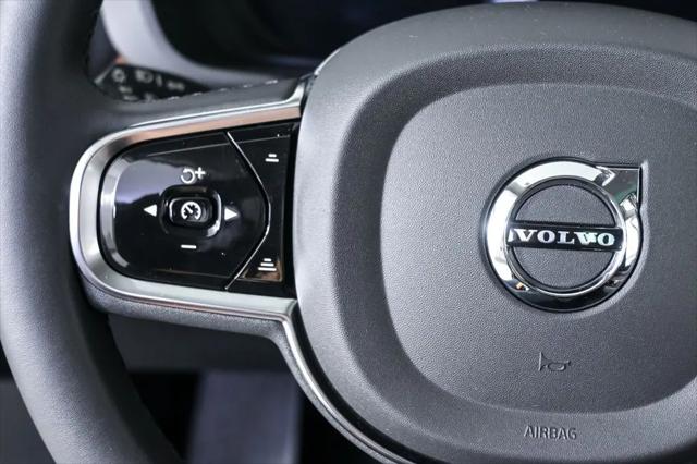 2024 Volvo XC60 Recharge T8 Plus Dark Theme