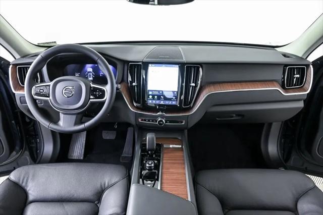 2024 Volvo XC60 Recharge T8 Plus Dark Theme