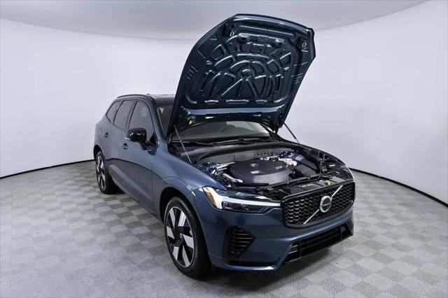 2024 Volvo XC60 Recharge T8 Plus Dark Theme