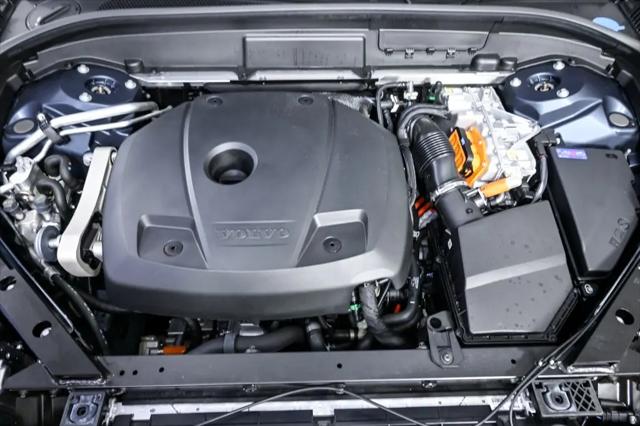 2024 Volvo XC60 Recharge T8 Plus Dark Theme