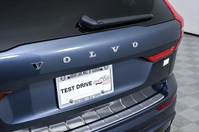 2024 Volvo XC60 Recharge T8 Plus Dark Theme