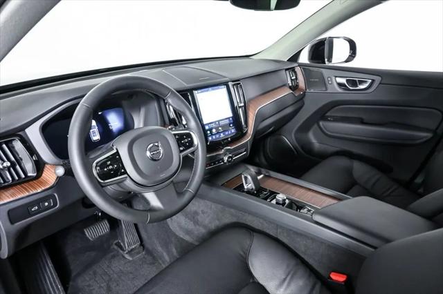 2024 Volvo XC60 Recharge T8 Plus Dark Theme